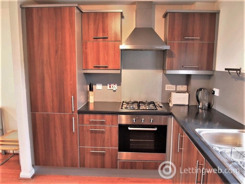 Property to rent in 82 Barrland Street South Side