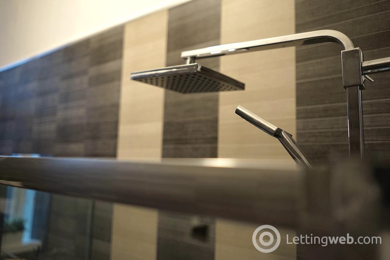 Property to rent in 1150 Cathcart Road