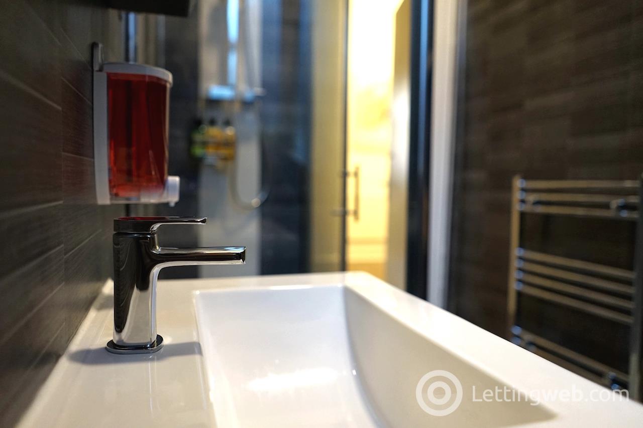 Property to rent in 1150 Cathcart Road