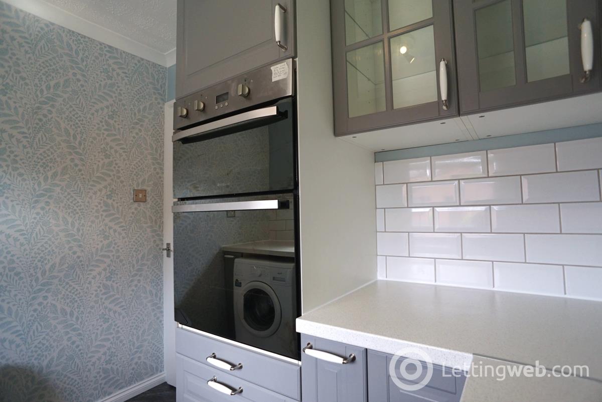 Property to rent in 23 Elderpark Grove