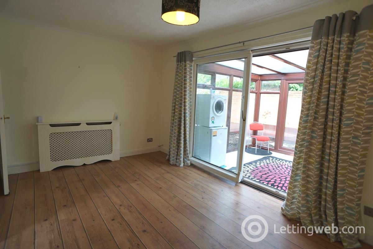 Property to rent in 23 Elderpark Grove