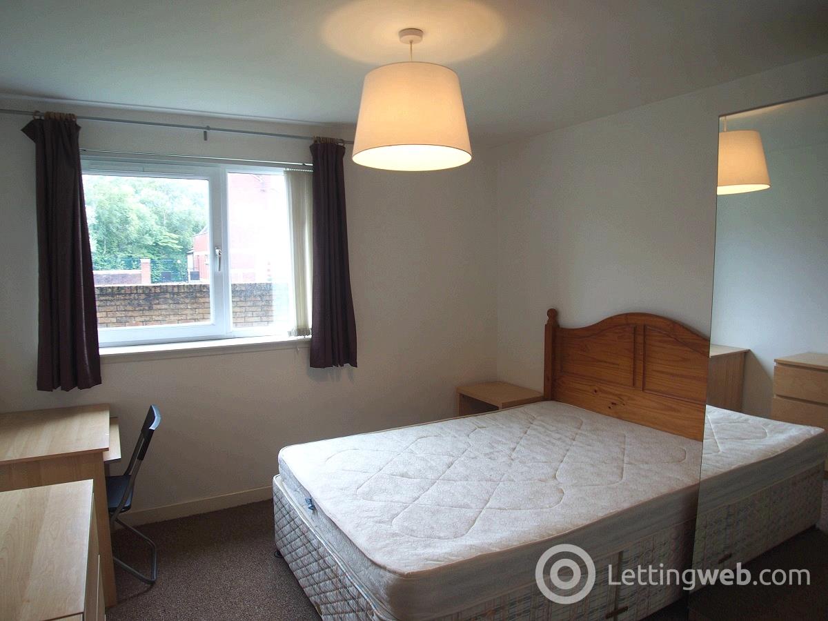 Property to rent in Dumbarton Road