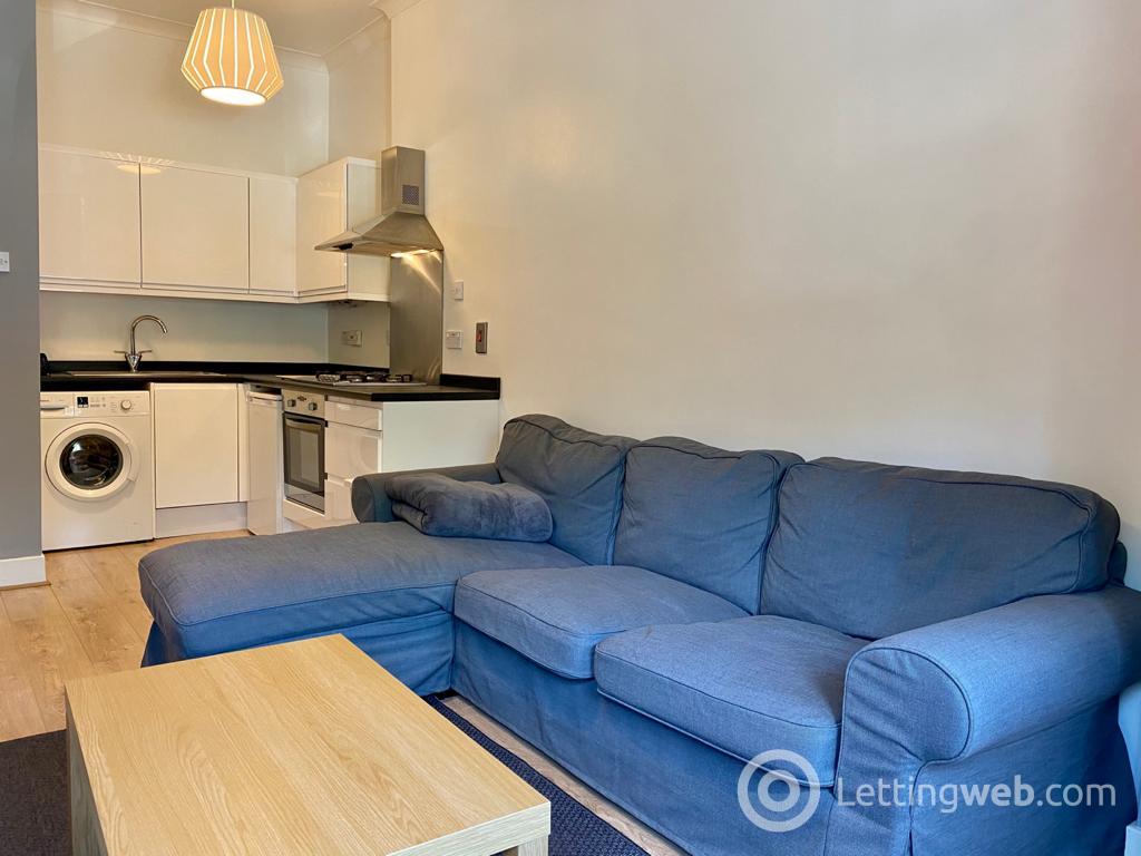 Property to rent in 15 Temple Gardens Anniesland
