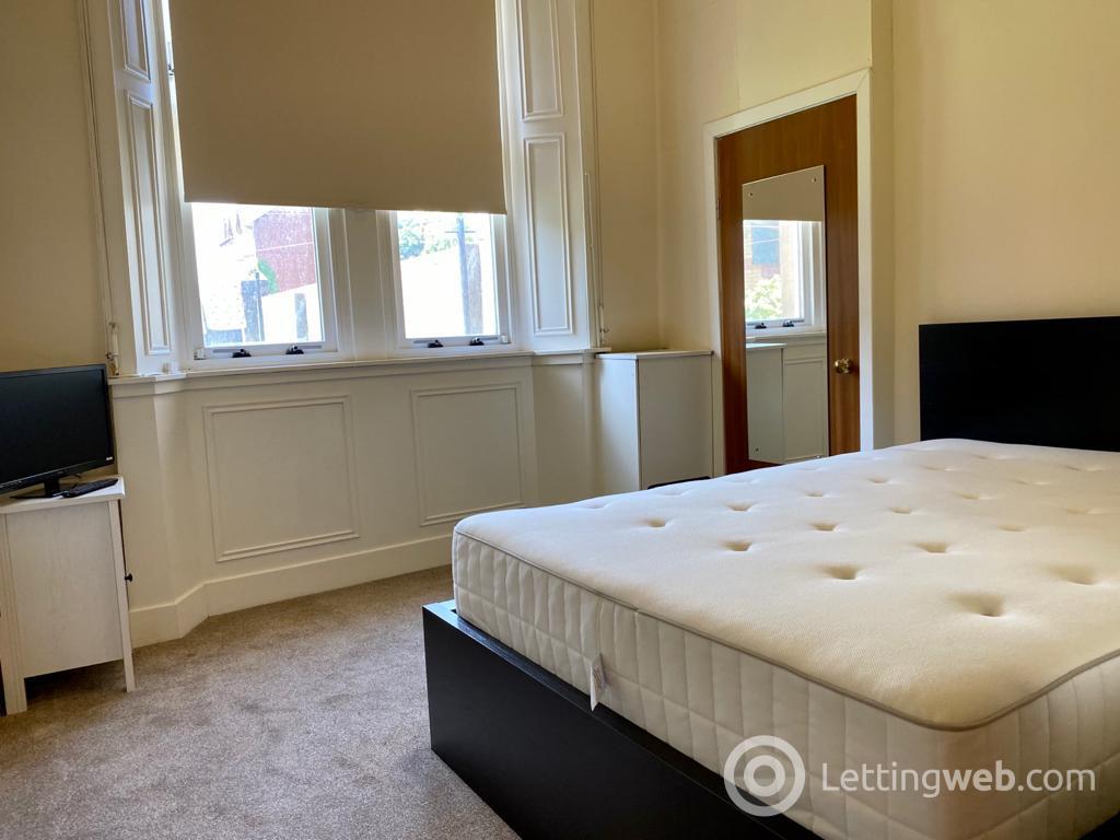 Property to rent in 15 Temple Gardens Anniesland