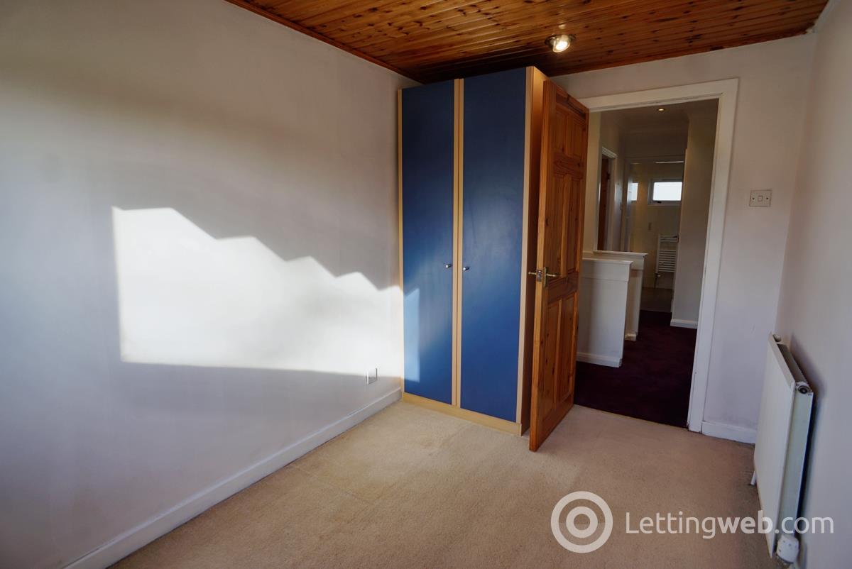 Property to rent in 76 Kennishead Avenue