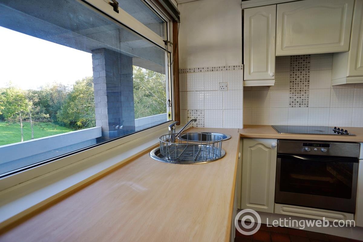 Property to rent in 76 Kennishead Avenue