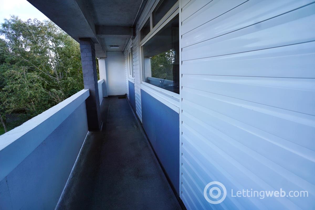 Property to rent in 76 Kennishead Avenue