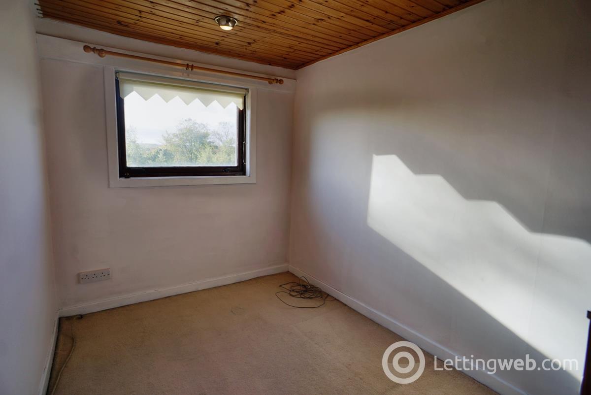 Property to rent in 76 Kennishead Avenue