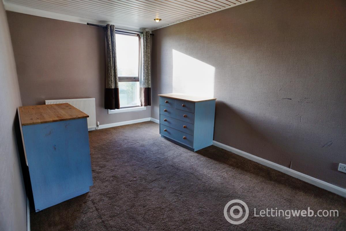 Property to rent in 76 Kennishead Avenue