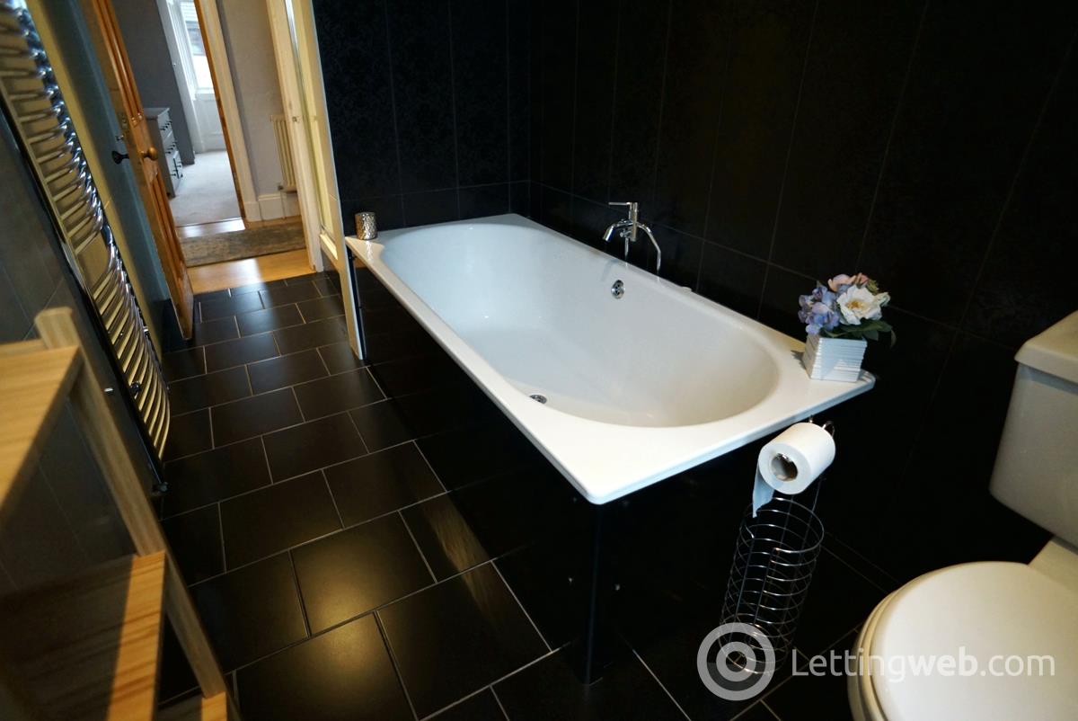 Property to rent in 119 High Street