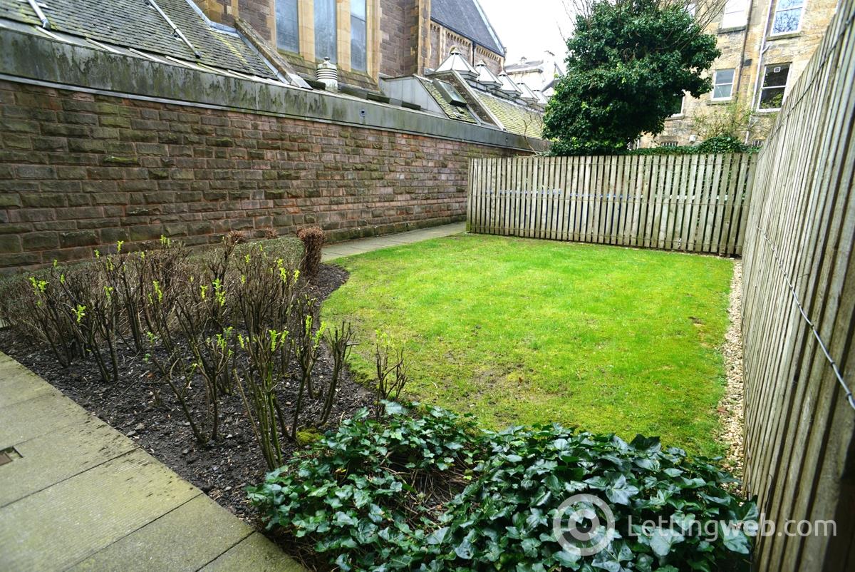 Property to rent in 5 Napiershall Street