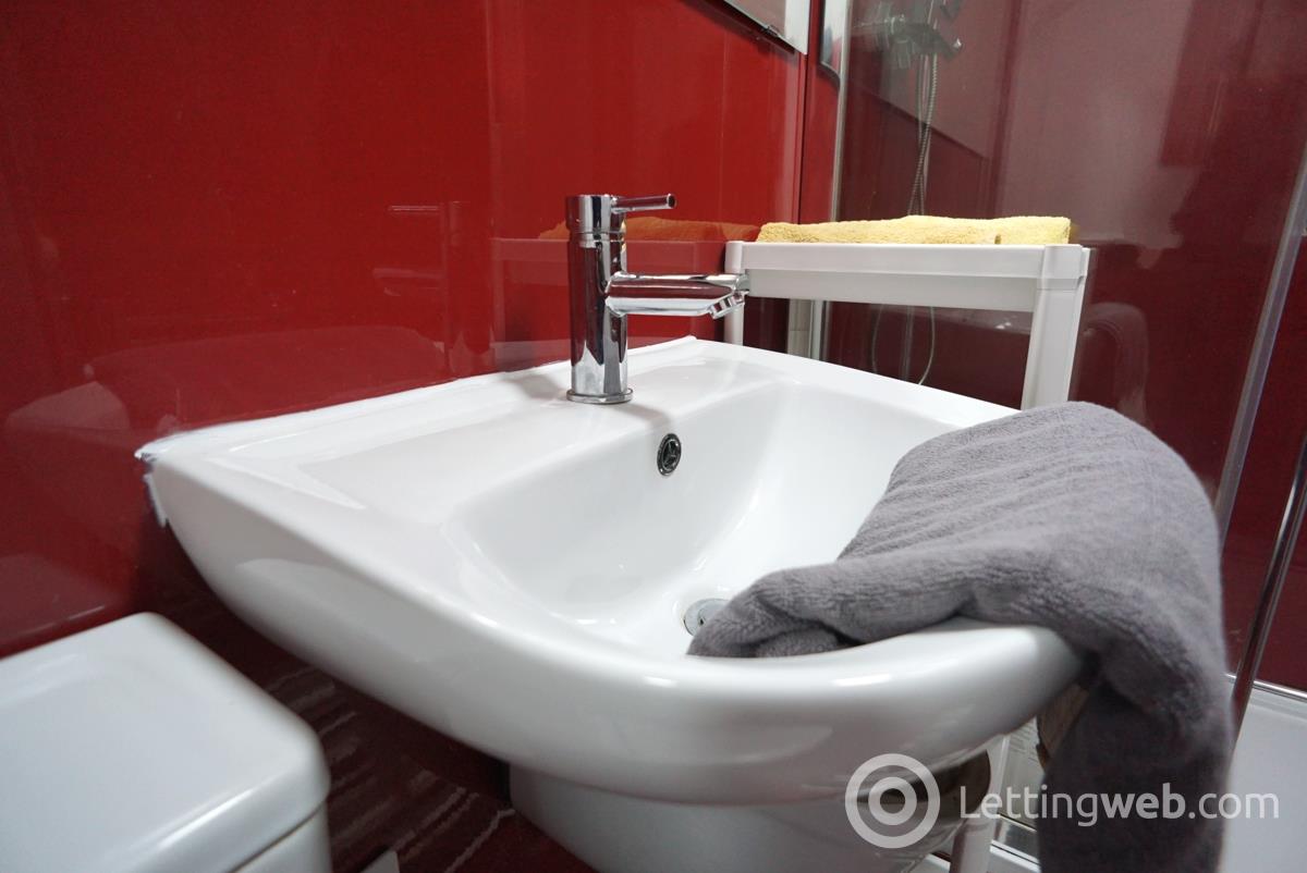 Property to rent in Minerva Street