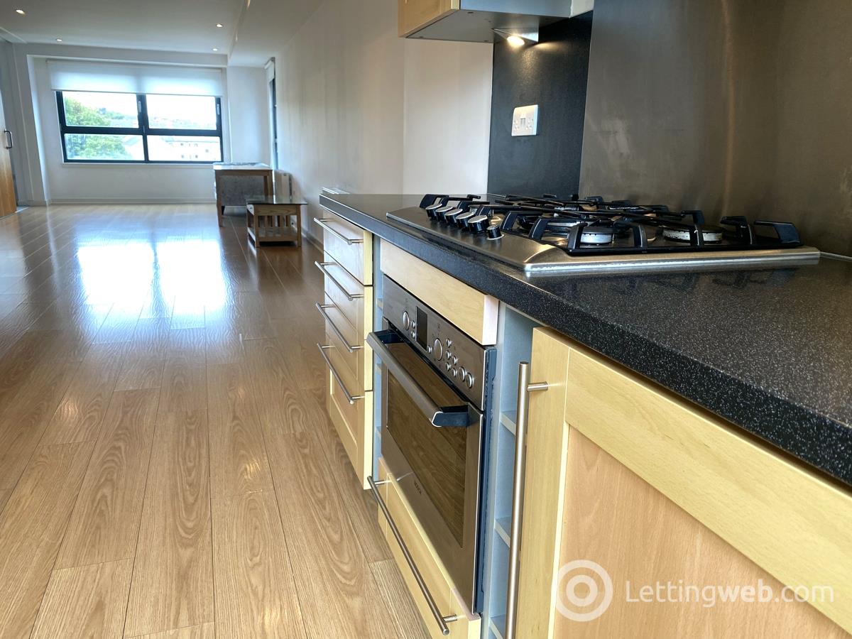 Property to rent in Glasgow Harbour Terraces