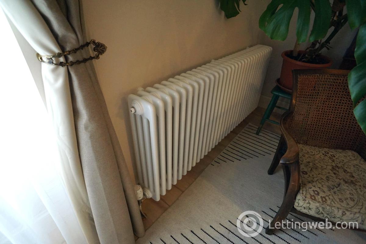Property to rent in 15 Cochrane Street