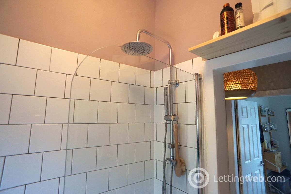 Property to rent in 15 Cochrane Street