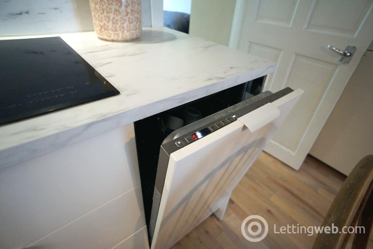 Property to rent in 15 Cochrane Street