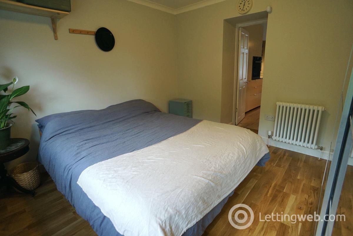 Property to rent in 15 Cochrane Street