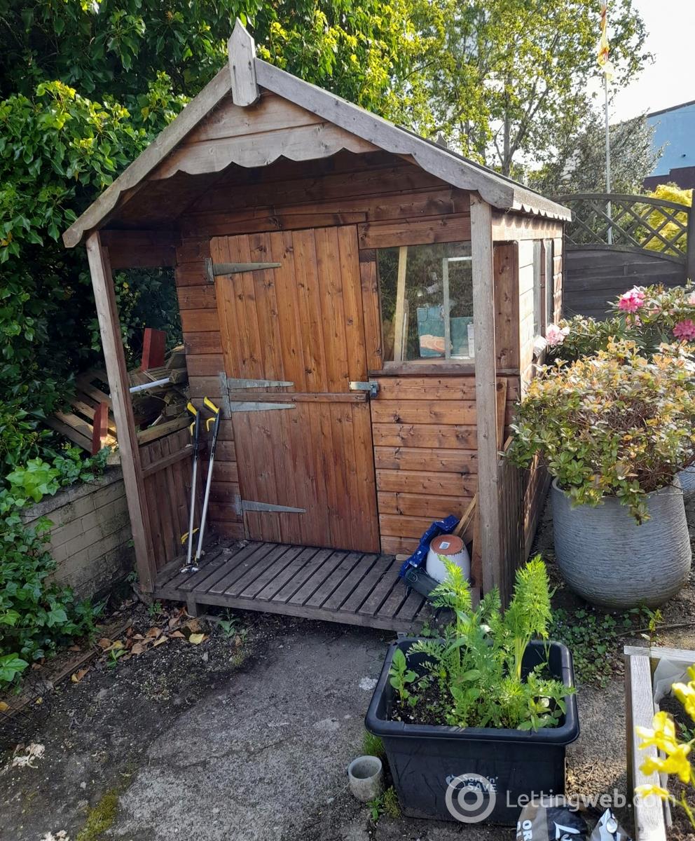 Property to rent in 15 Cochrane Street
