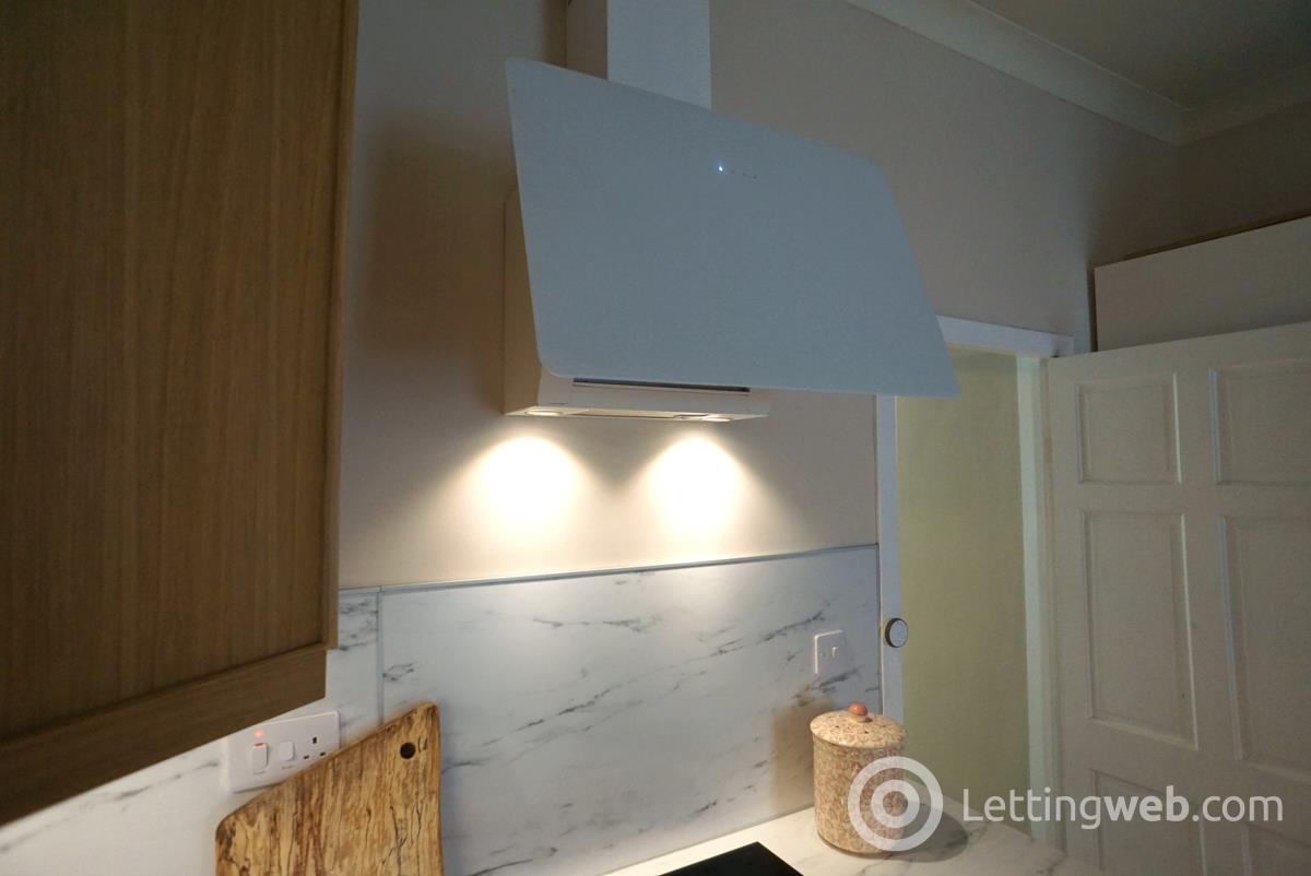Property to rent in 15 Cochrane Street