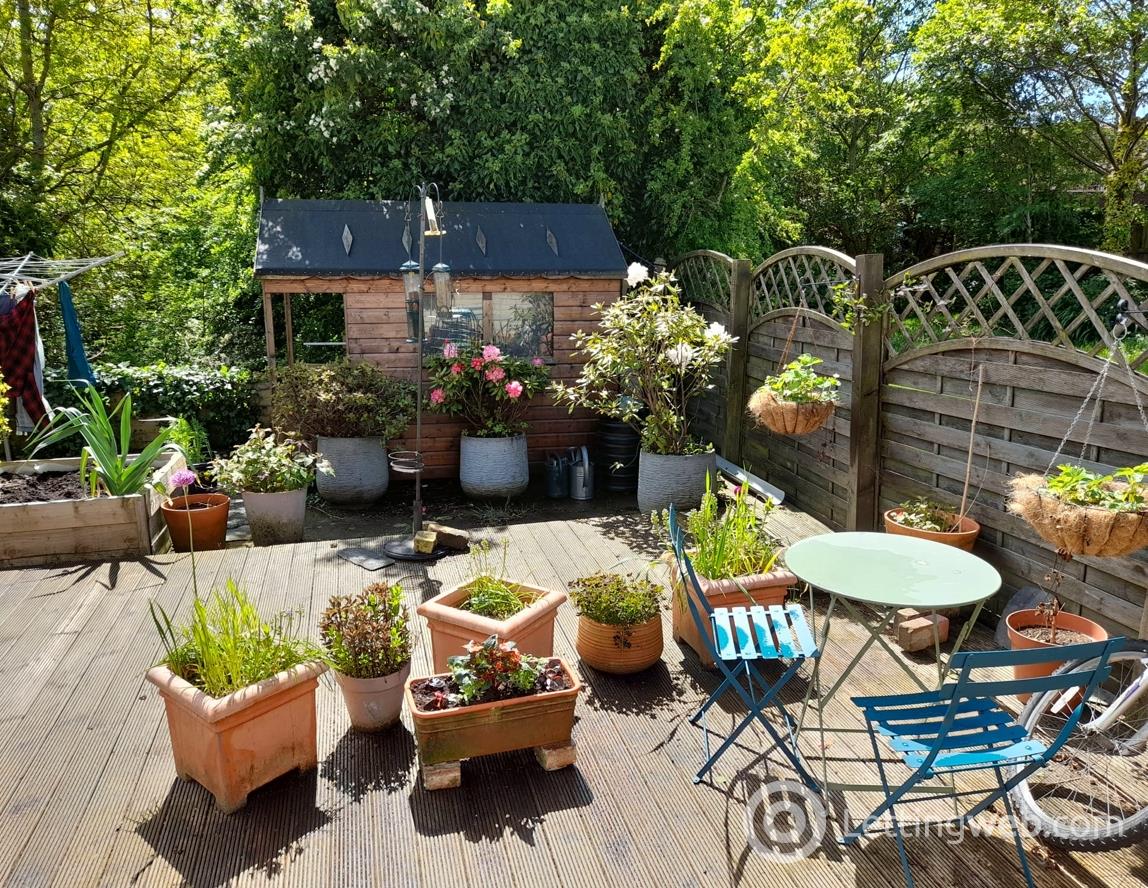 Property to rent in 15 Cochrane Street