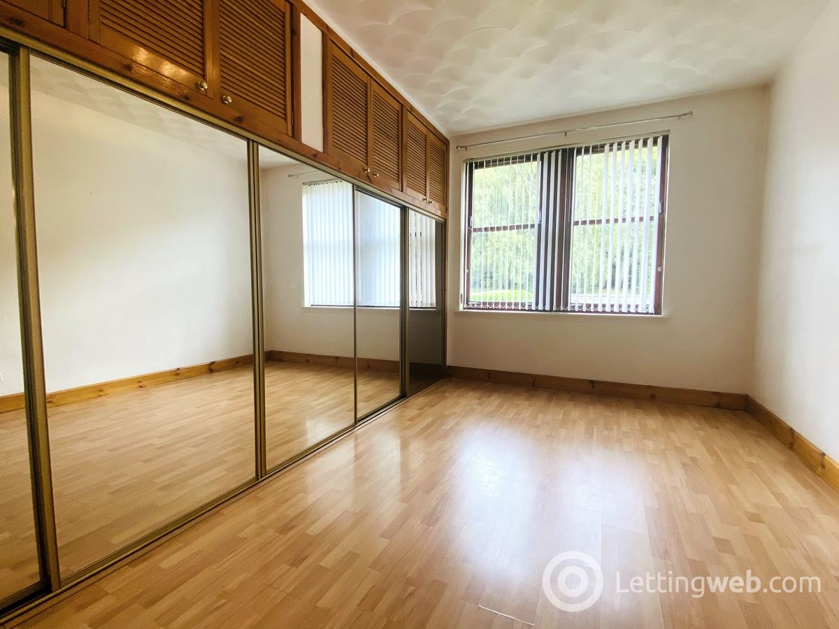 Property to rent in 450 Crookston Road