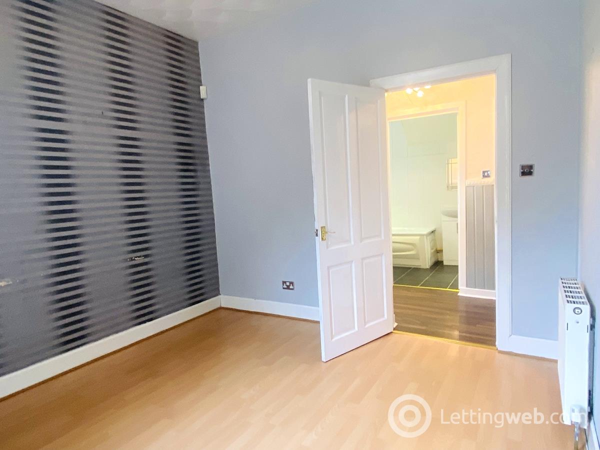 Property to rent in 450 Crookston Road