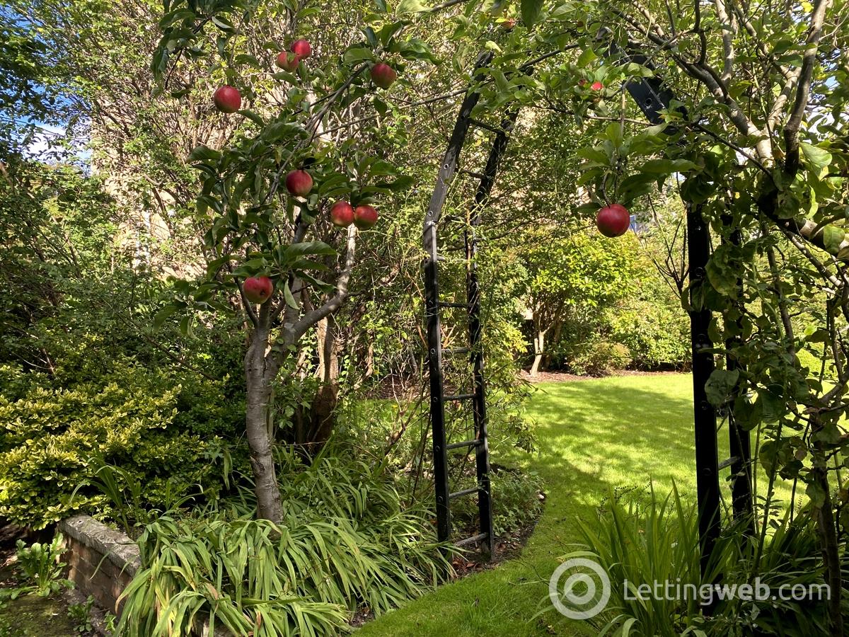 Property to rent in 9 Bruce Road Flat B2