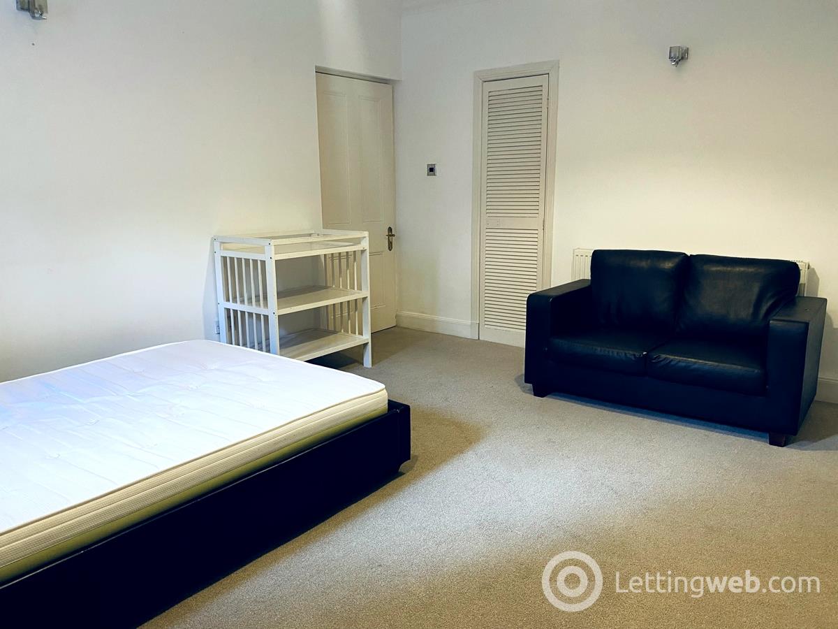 Property to rent in 9 Bruce Road Flat B2