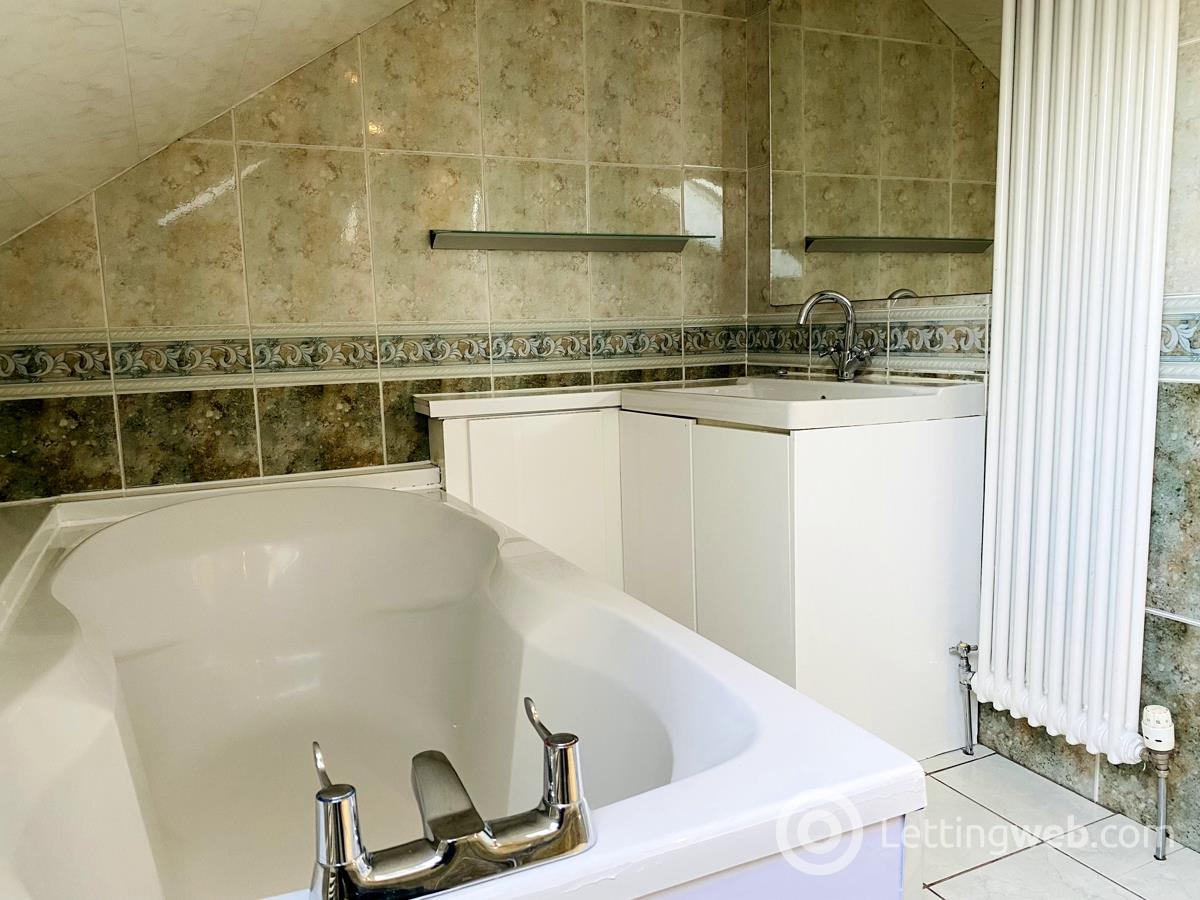 Property to rent in 25 Albert Avenue