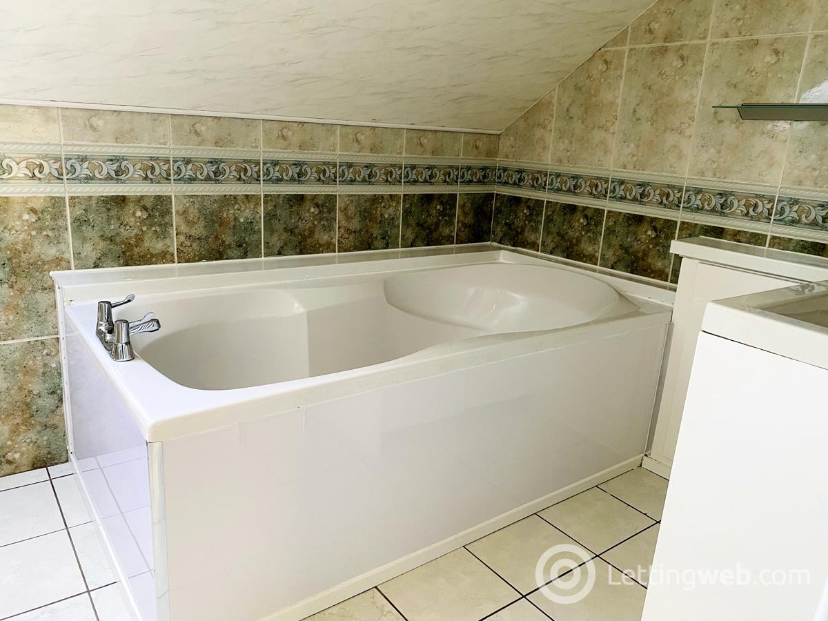 Property to rent in 25 Albert Avenue