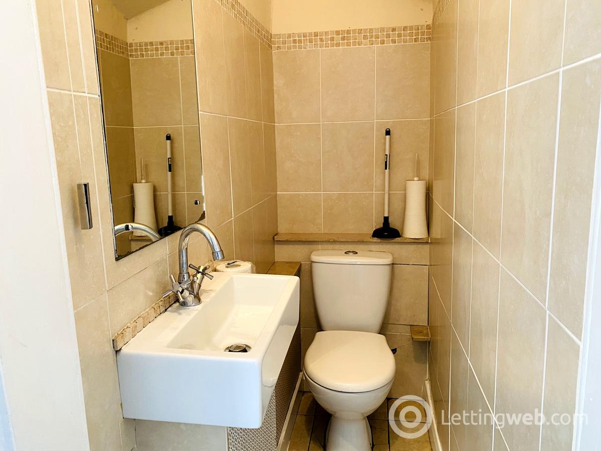 Property to rent in 25 Albert Avenue