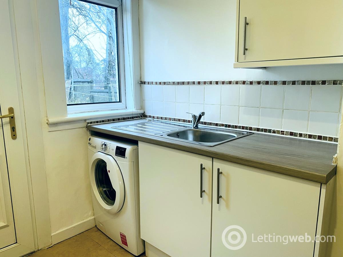 Property to rent in 12 Wellmeadow Road Thornliebank