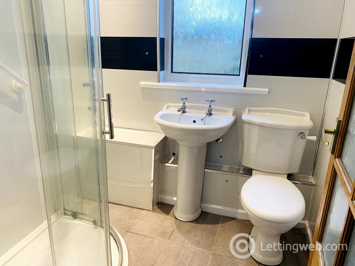 Property to rent in 12 Wellmeadow Road Thornliebank