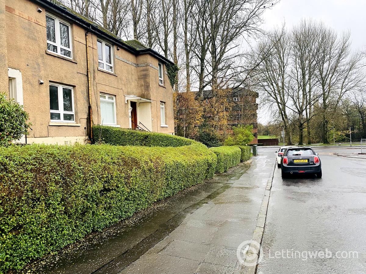 Property to rent in 12 Wellmeadow Road Thornliebank
