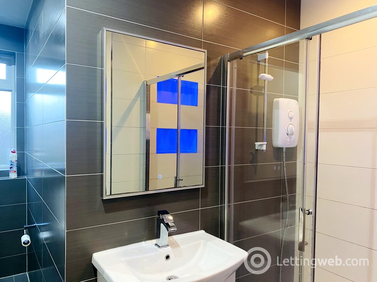 Property to rent in 27 Gilmourton Crescent
