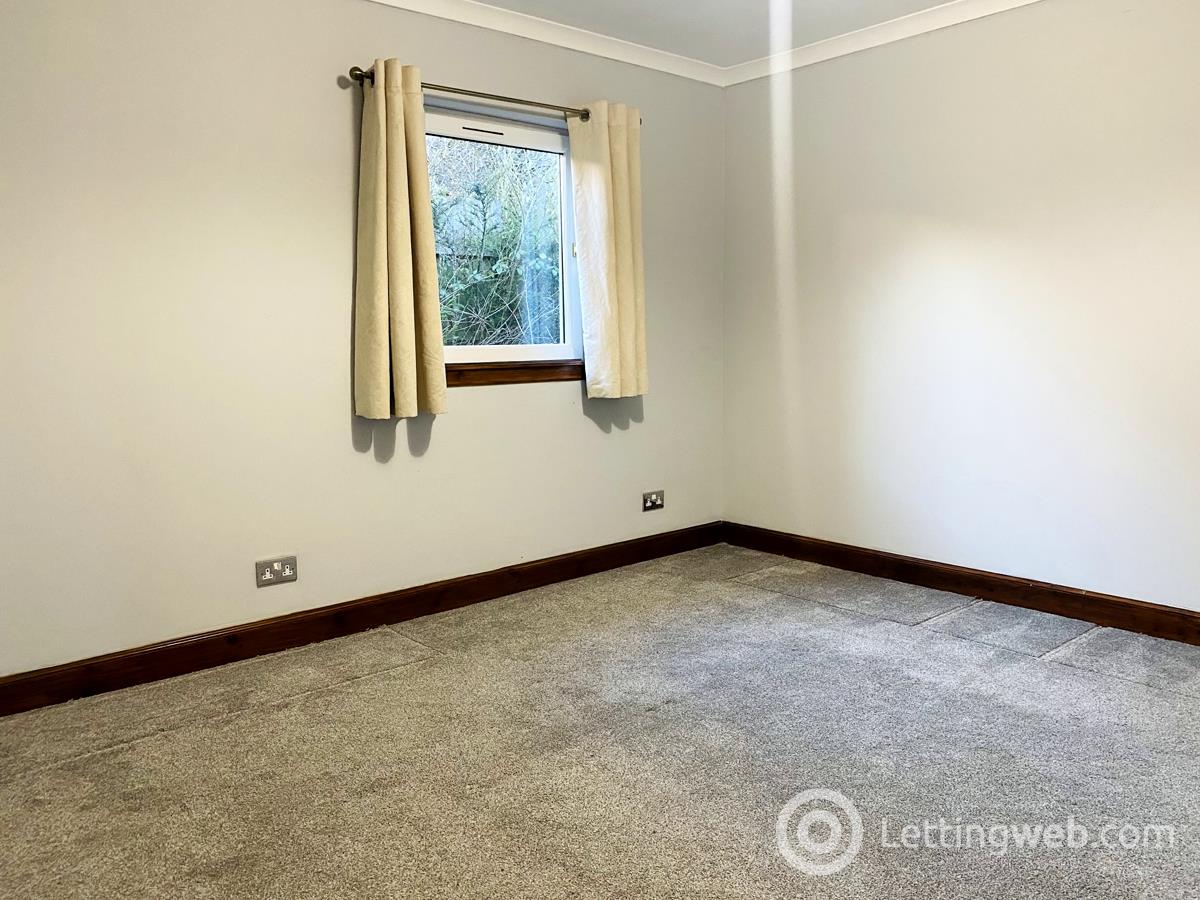 Property to rent in 27 Gilmourton Crescent