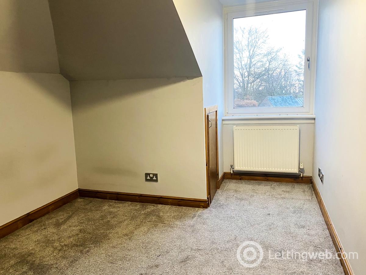 Property to rent in 27 Gilmourton Crescent