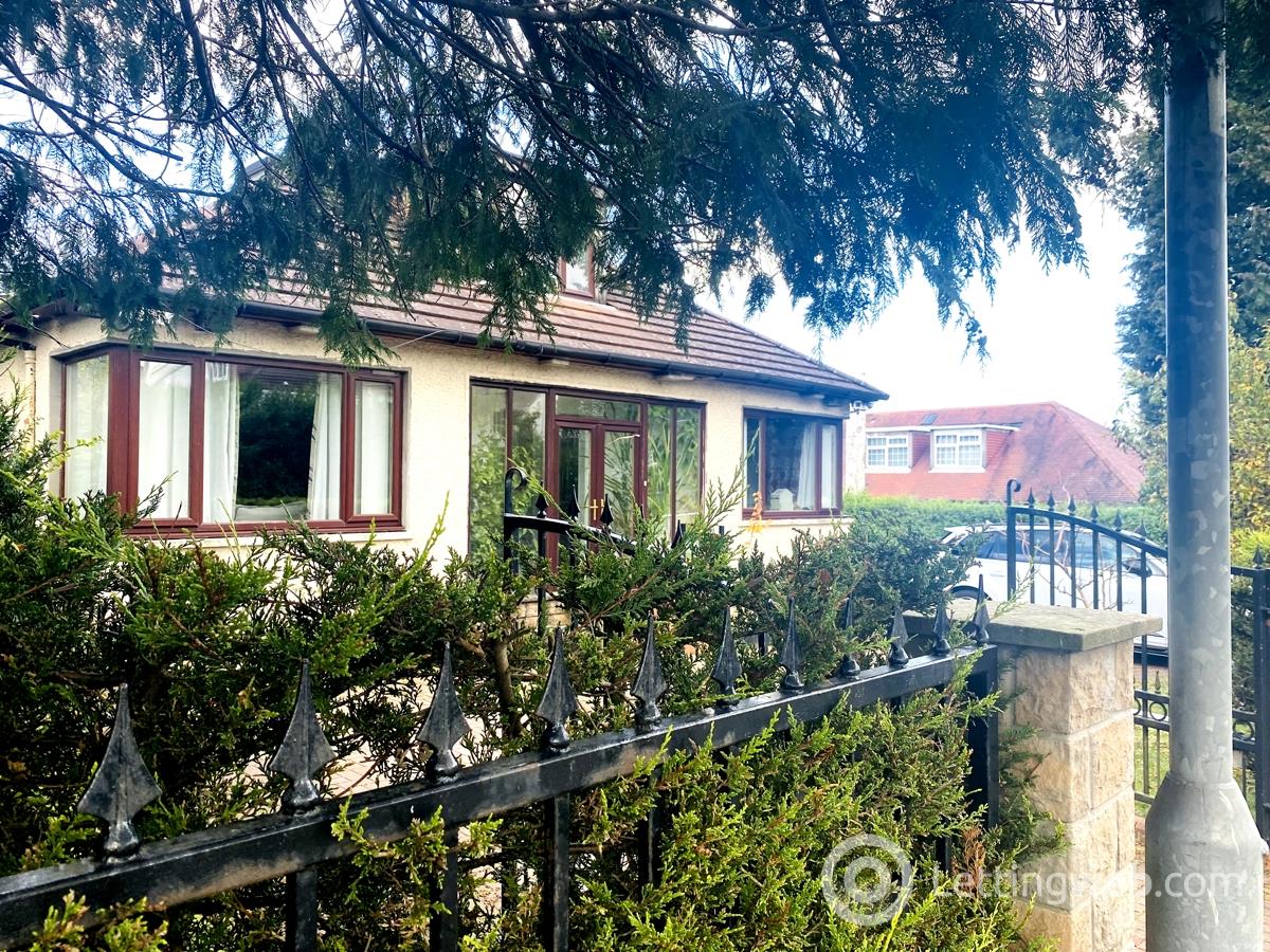 Property to rent in 27 Gilmourton Crescent