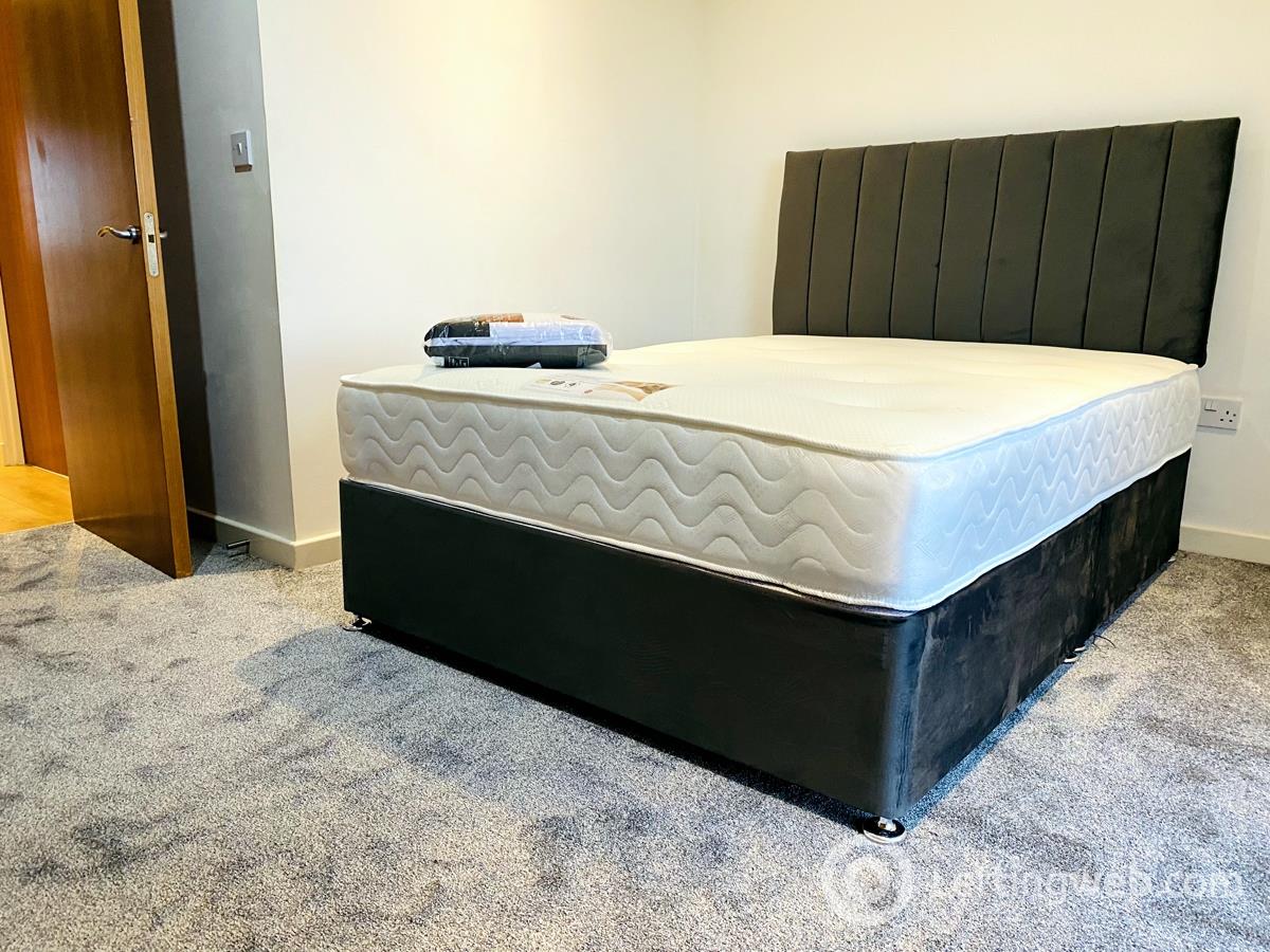 Property to rent in Glasgow Harbour Terrace