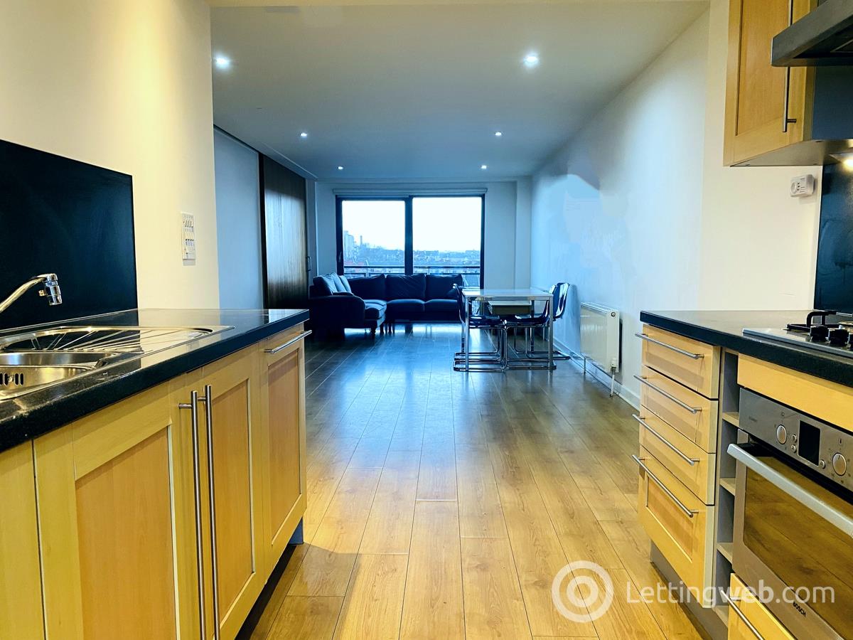 Property to rent in Glasgow Harbour Terrace