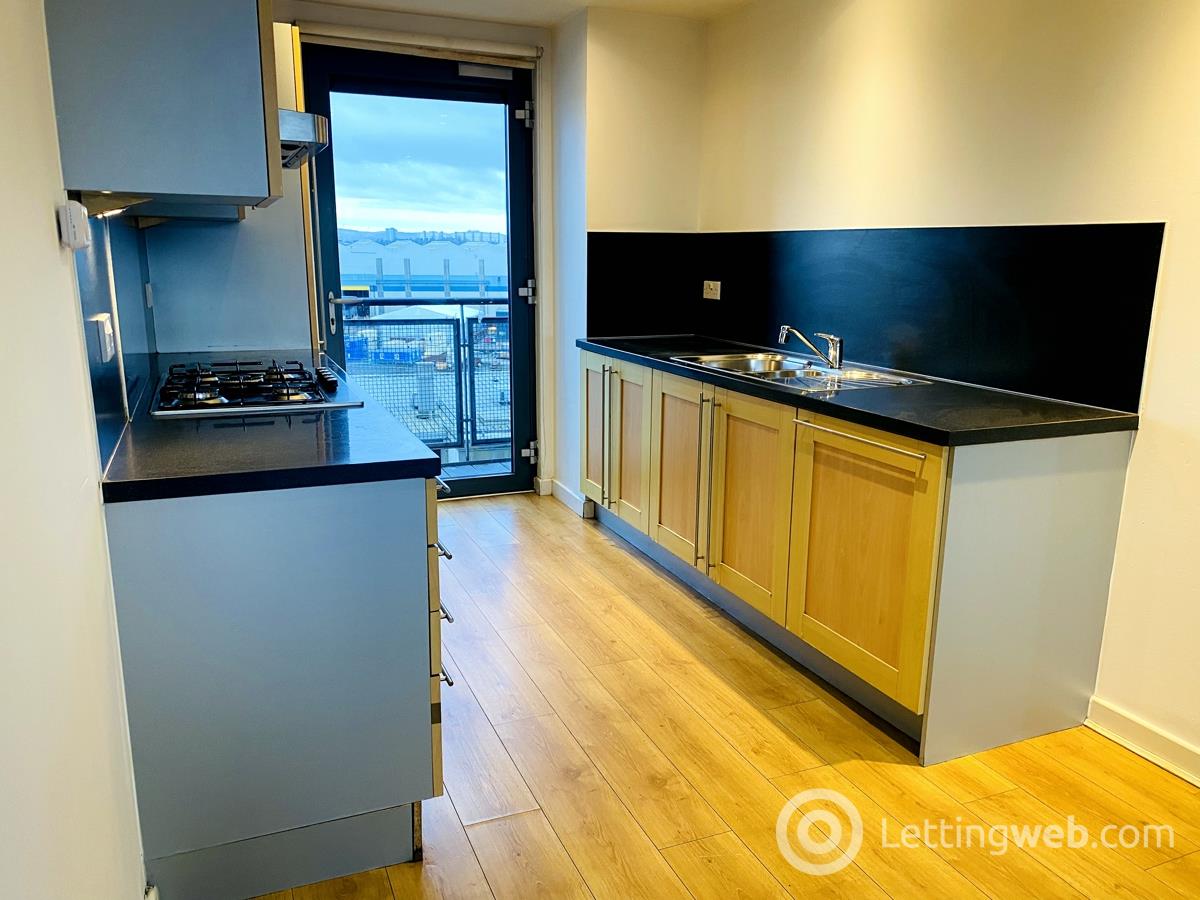Property to rent in Glasgow Harbour Terrace