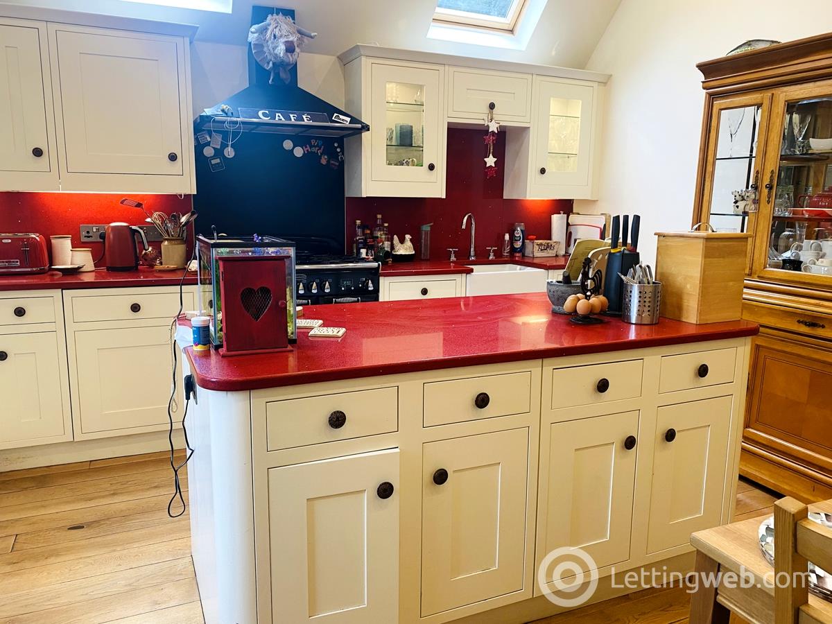 Property to rent in 80 Shawhill Road