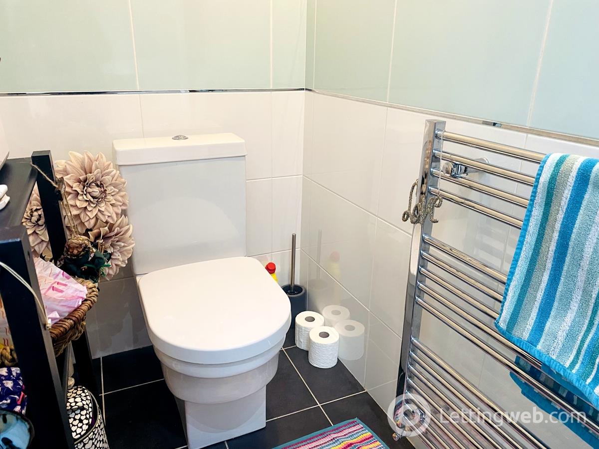 Property to rent in 80 Shawhill Road