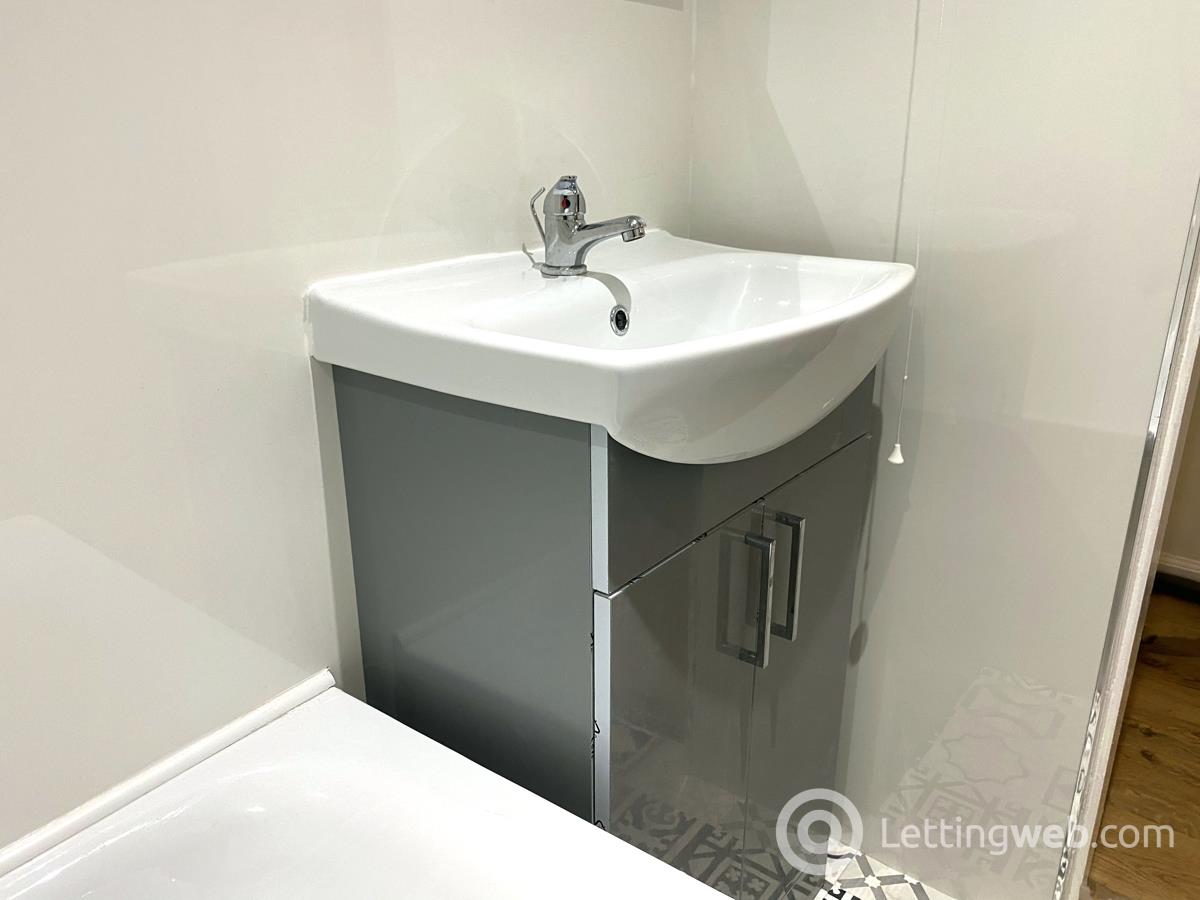 Property to rent in 9 Watson Street Flat 5