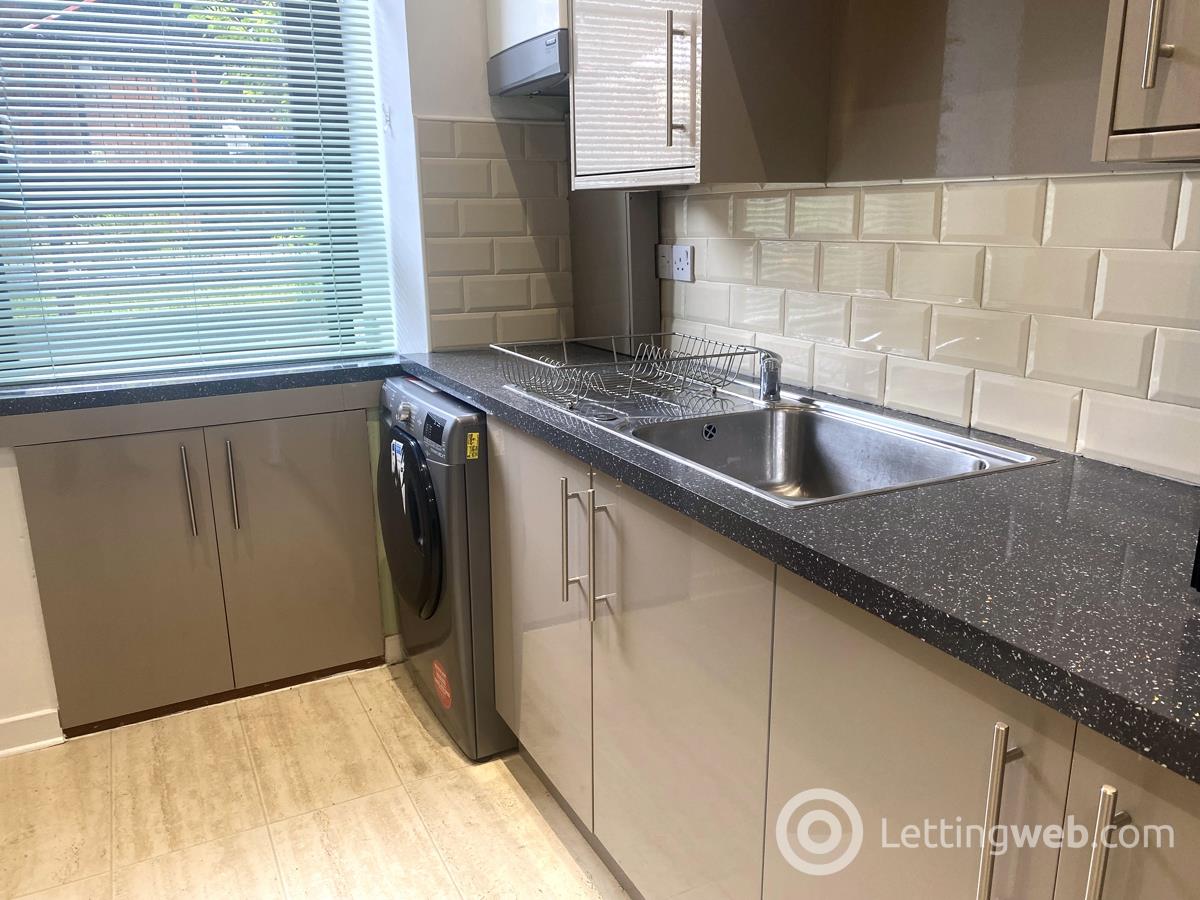 Property to rent in 100 Cardross Street
