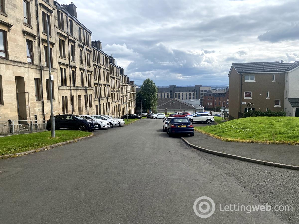 Property to rent in 100 Cardross Street