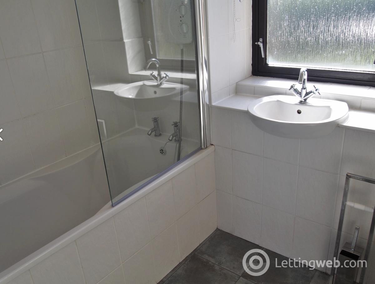 Property to rent in Durward Court