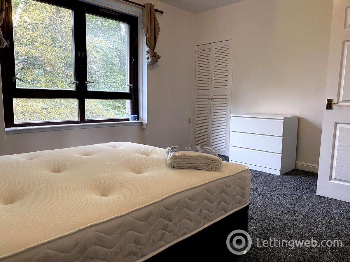 Property to rent in 256 Nether Auldhouse Road