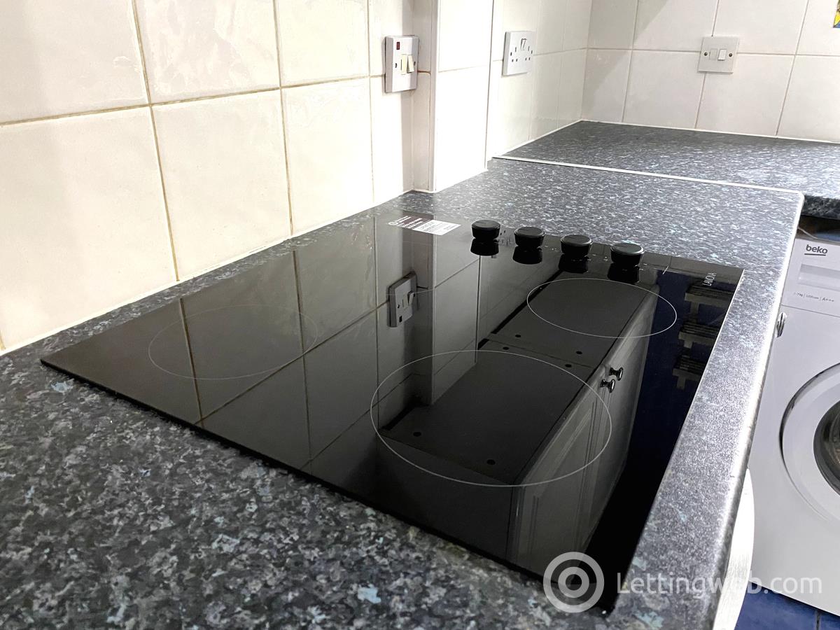 Property to rent in 256 Nether Auldhouse Road
