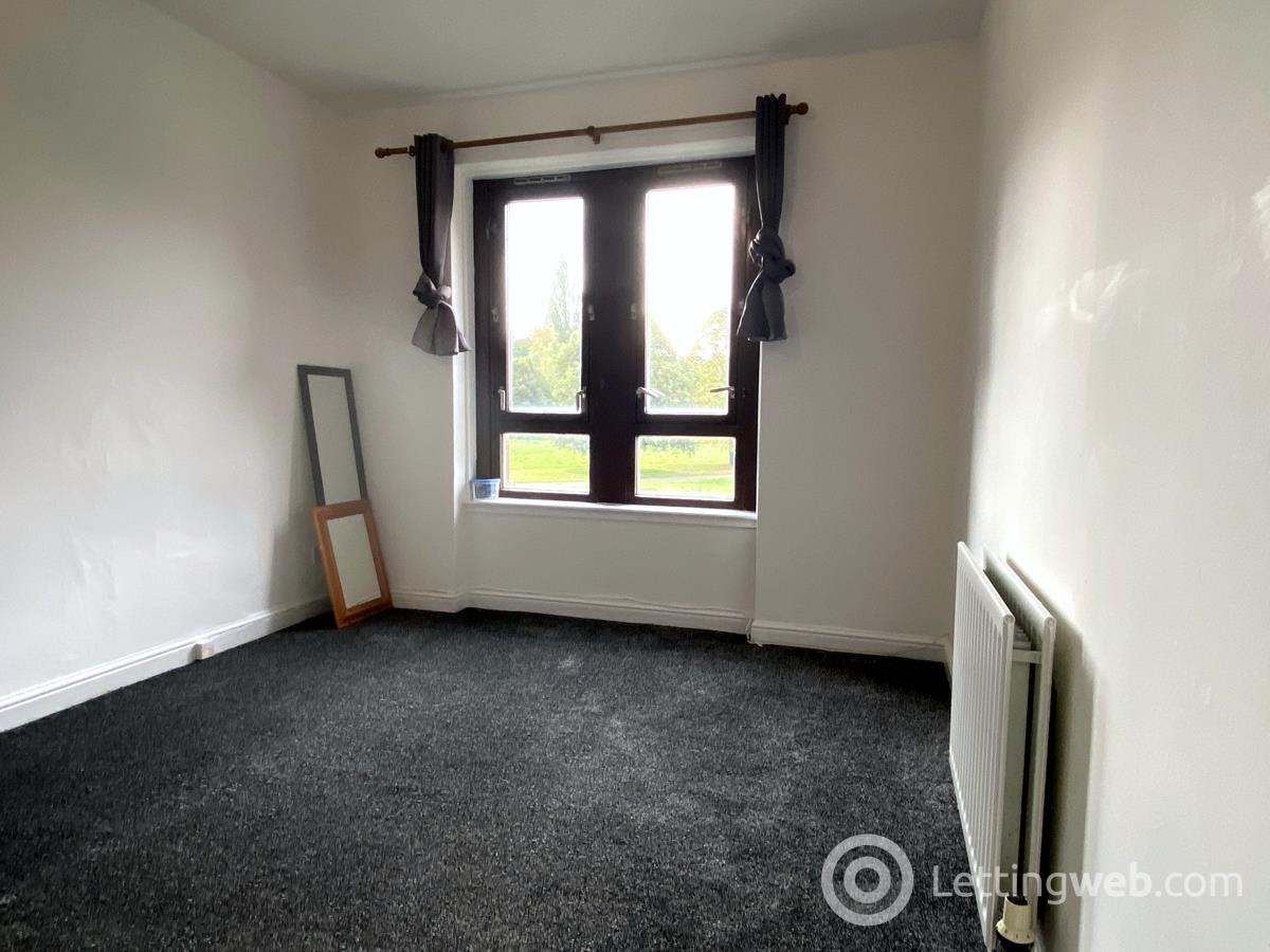 Property to rent in 256 Nether Auldhouse Road
